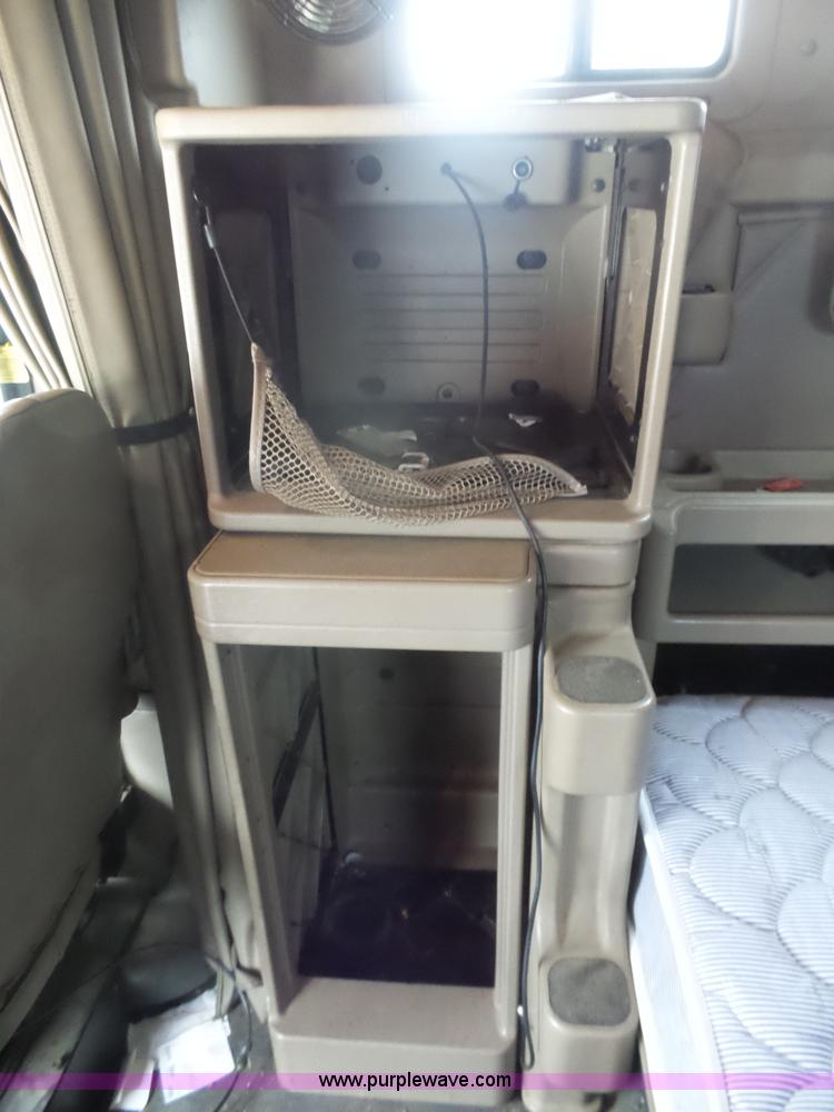 image for item L5421 2007 International 9400i semi truck