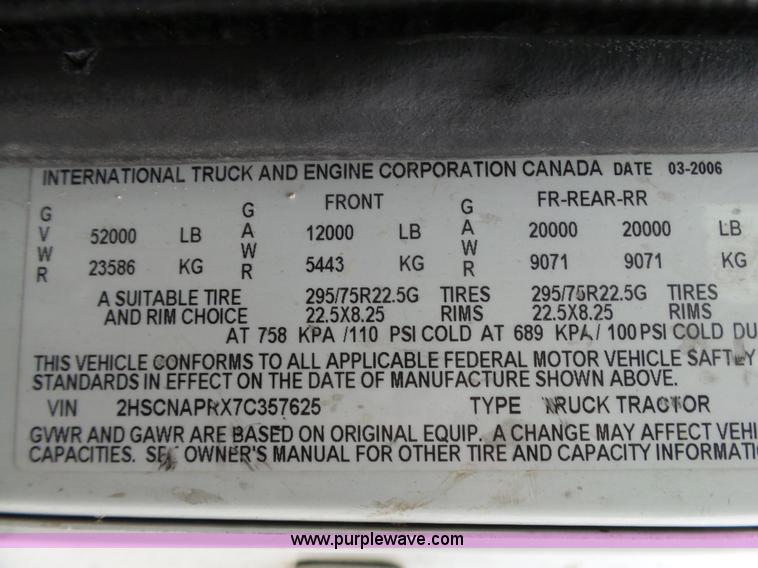 image for item L5421 2007 International 9400i semi truck