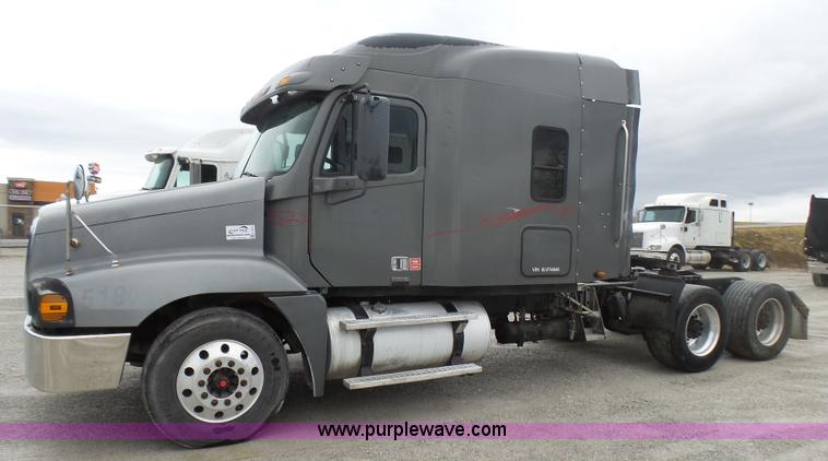 image for item L5422 2006 Freightliner Century Class ST120 semi truck