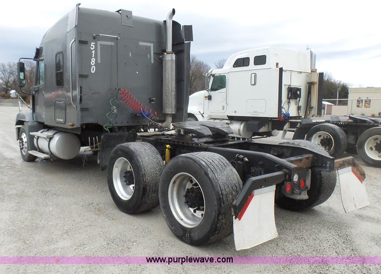 image for item L5422 2006 Freightliner Century Class ST120 semi truck