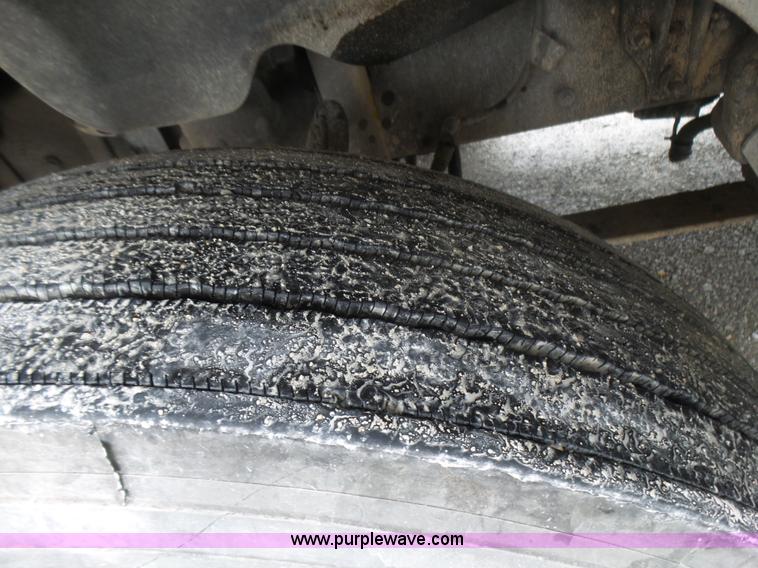 image for item L5422 2006 Freightliner Century Class ST120 semi truck