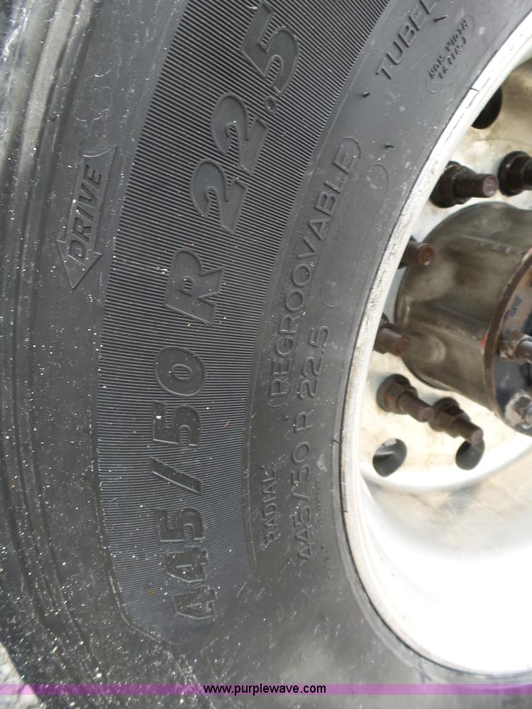 image for item L5422 2006 Freightliner Century Class ST120 semi truck