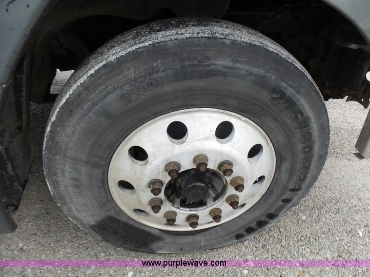 image for item L5422 2006 Freightliner Century Class ST120 semi truck