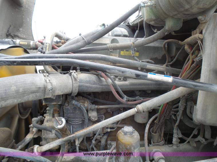 image for item L5422 2006 Freightliner Century Class ST120 semi truck