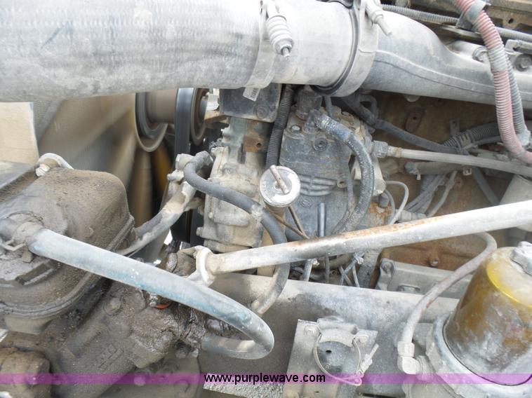 image for item L5422 2006 Freightliner Century Class ST120 semi truck