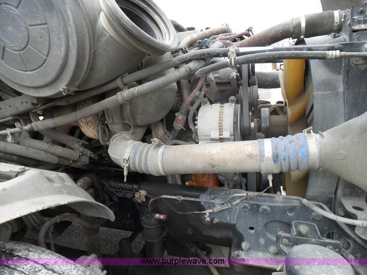 image for item L5422 2006 Freightliner Century Class ST120 semi truck