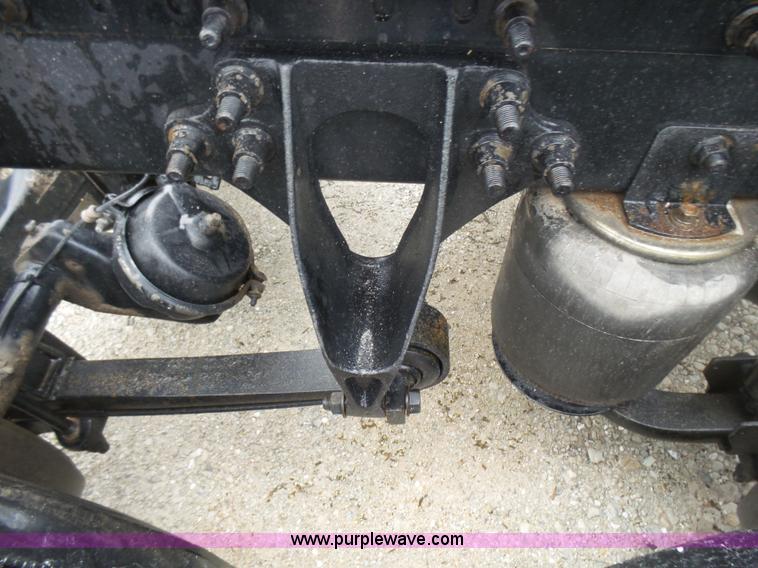 image for item L5423 2007 International 9400i semi truck