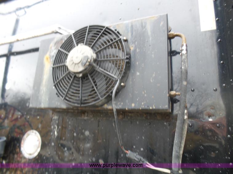 image for item L5423 2007 International 9400i semi truck