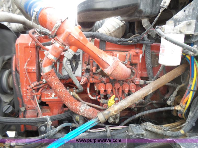 image for item L5423 2007 International 9400i semi truck