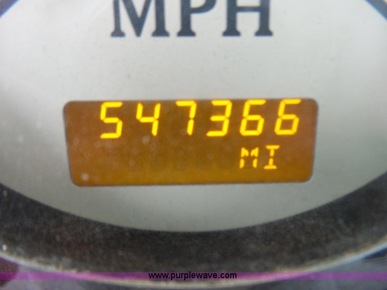 image for item L5423 2007 International 9400i semi truck