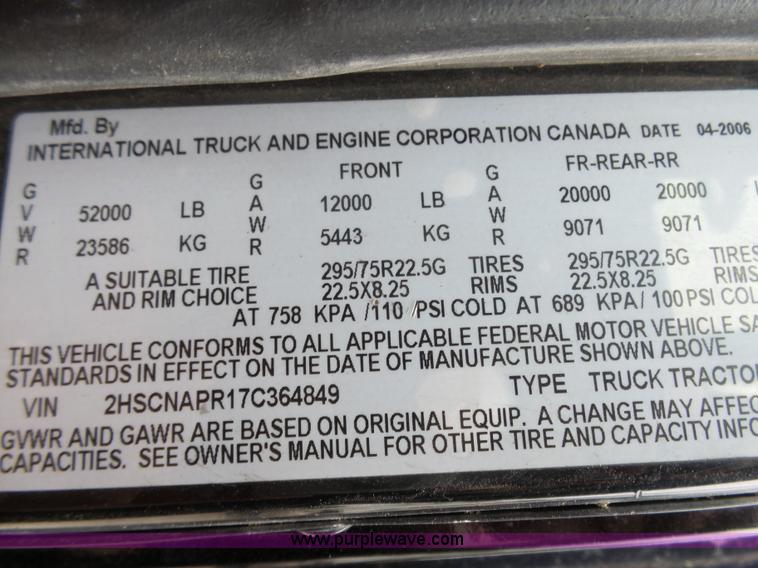 image for item L5423 2007 International 9400i semi truck