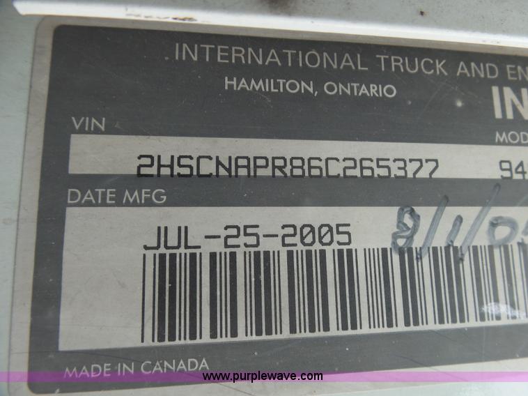 image for item L5424 2006 International 9400i semi truck