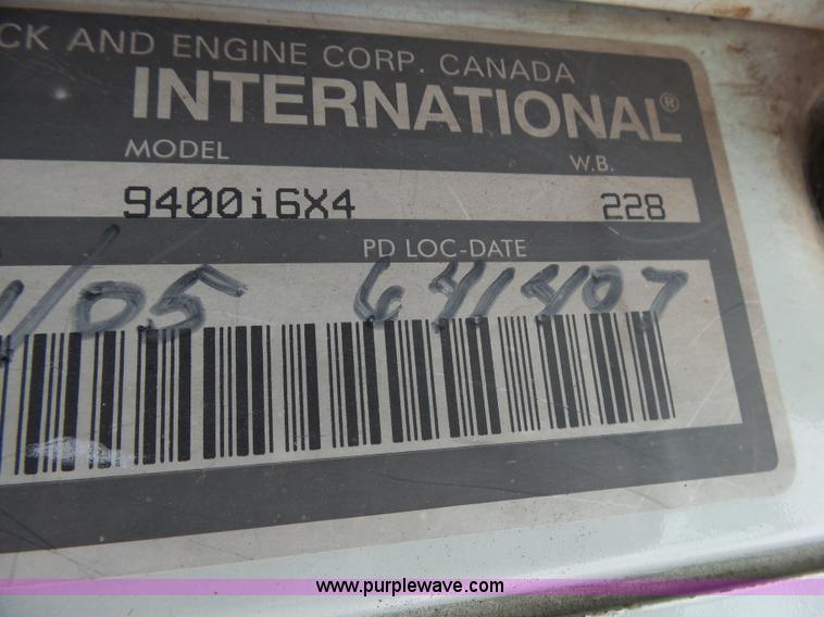 image for item L5424 2006 International 9400i semi truck