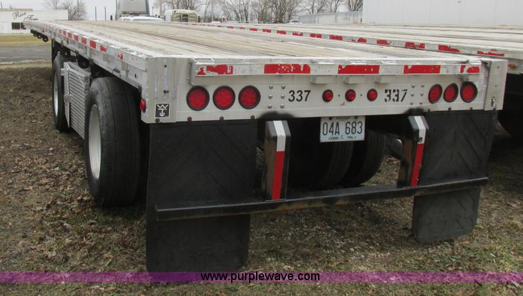 image for item L7102 1999 Wilson CF902 flatbed trailer