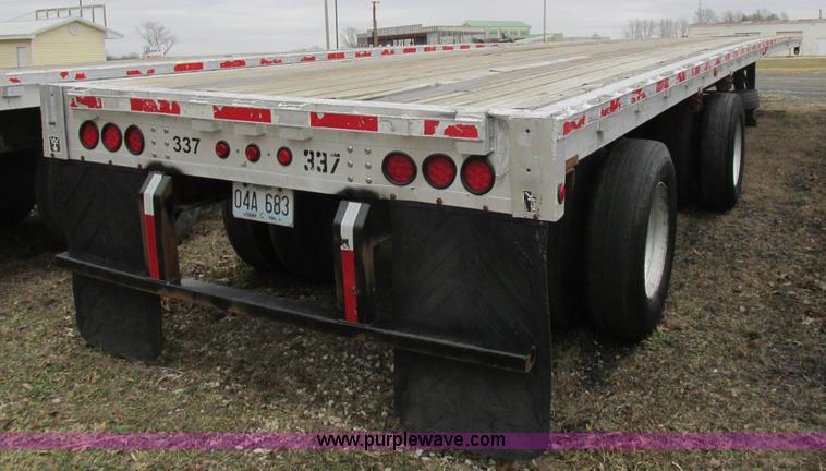 image for item L7102 1999 Wilson CF902 flatbed trailer