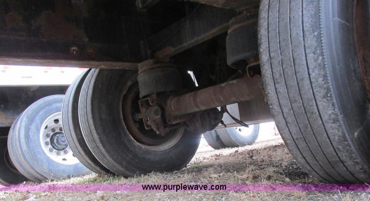 image for item L7102 1999 Wilson CF902 flatbed trailer