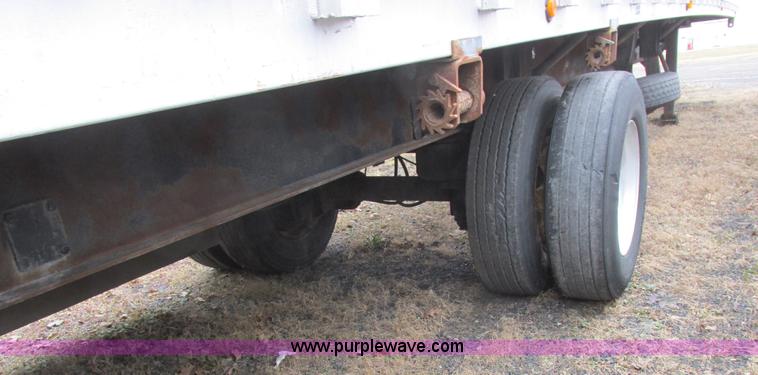 image for item L7102 1999 Wilson CF902 flatbed trailer