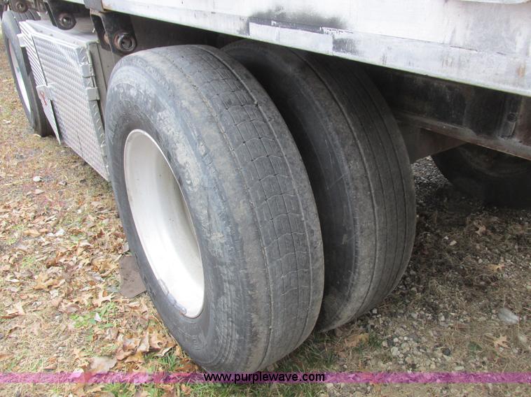 image for item L7102 1999 Wilson CF902 flatbed trailer