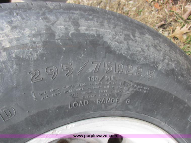 image for item L7102 1999 Wilson CF902 flatbed trailer