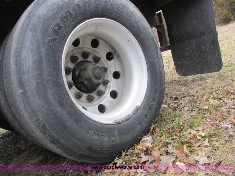 image for item L7102 1999 Wilson CF902 flatbed trailer