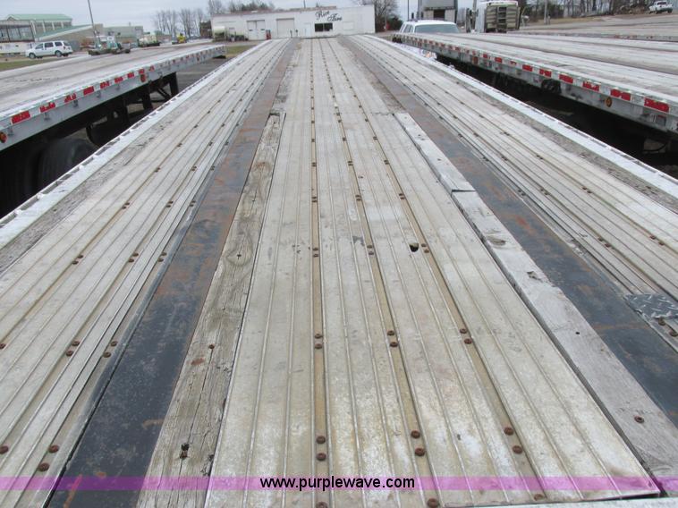 image for item L7102 1999 Wilson CF902 flatbed trailer