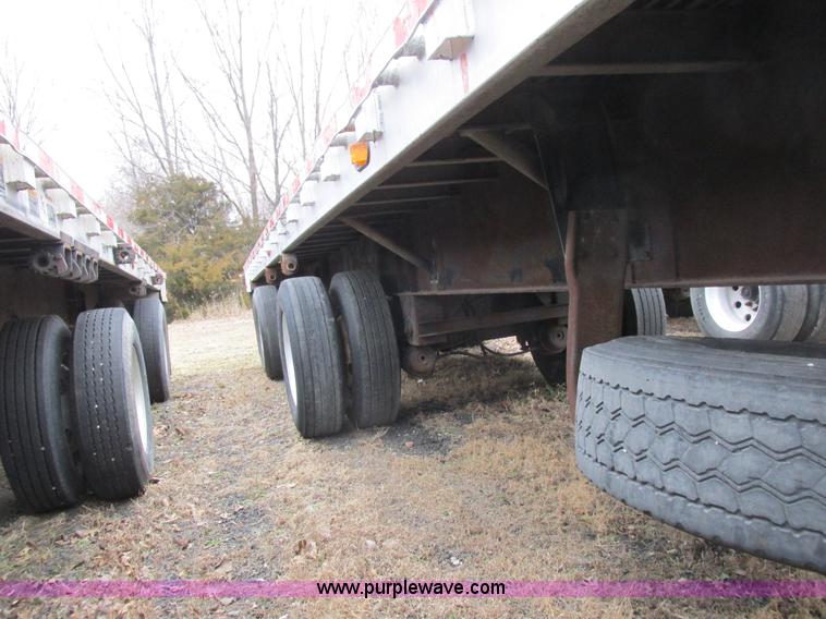 image for item L7102 1999 Wilson CF902 flatbed trailer