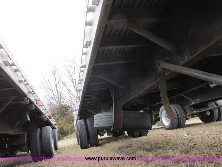 image for item L7102 1999 Wilson CF902 flatbed trailer