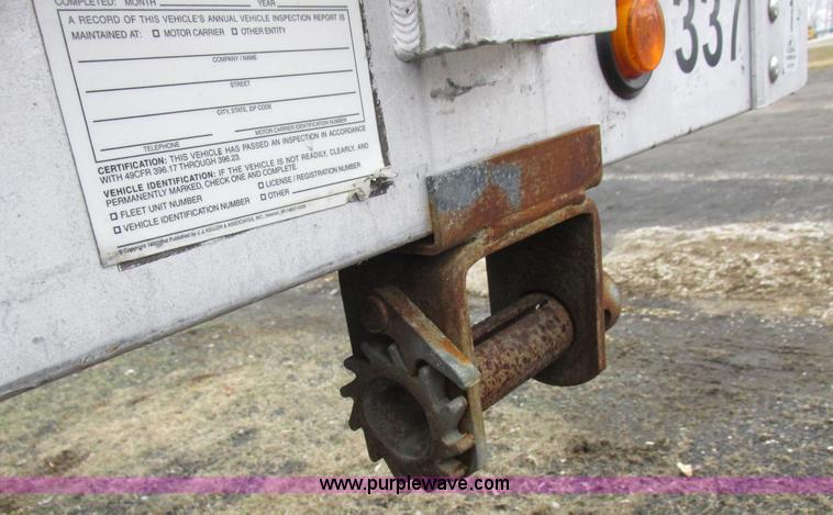 image for item L7102 1999 Wilson CF902 flatbed trailer