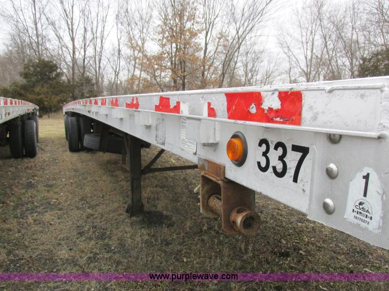image for item L7102 1999 Wilson CF902 flatbed trailer