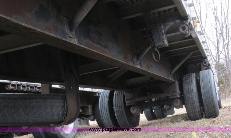 image for item L7102 1999 Wilson CF902 flatbed trailer
