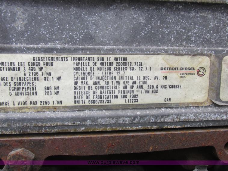 image for item L7103 2000 Freightliner FLD semi truck