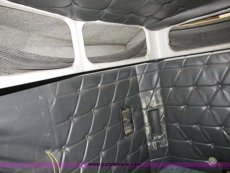 image for item L7103 2000 Freightliner FLD semi truck