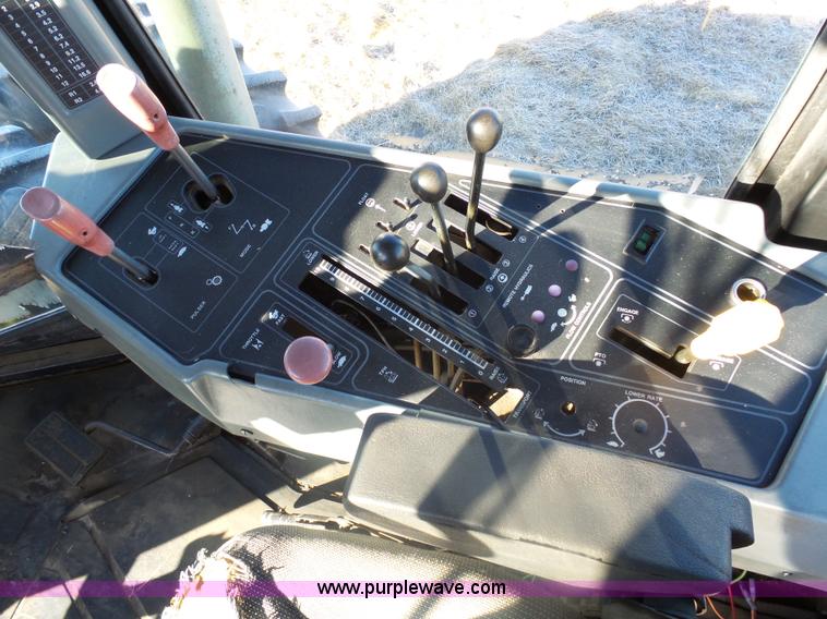 image for item AL9222 1987 Steiger Wildcat 1000 4WD tractor