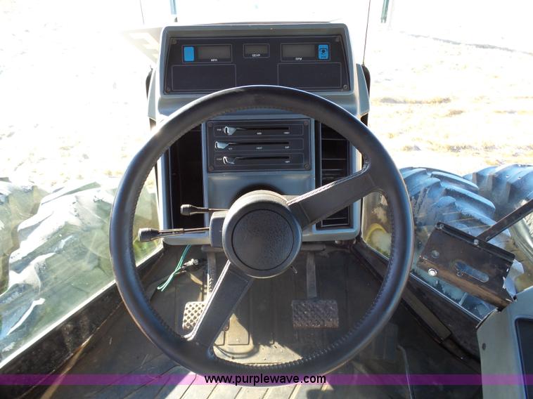 image for item AL9222 1987 Steiger Wildcat 1000 4WD tractor