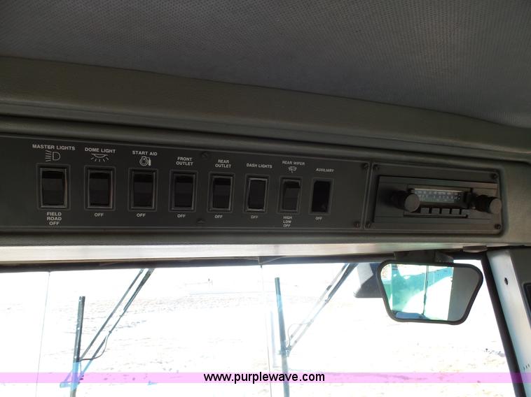 image for item AL9222 1987 Steiger Wildcat 1000 4WD tractor