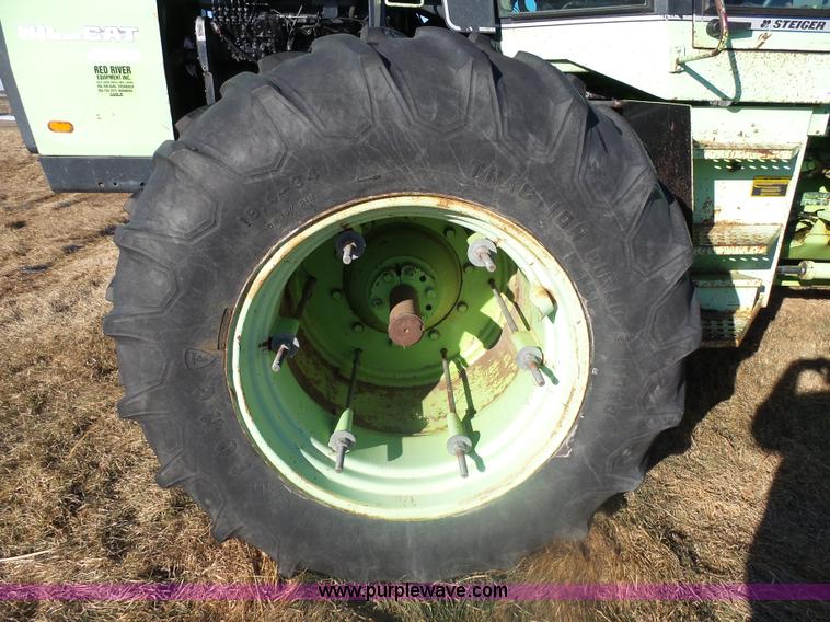 image for item AL9222 1987 Steiger Wildcat 1000 4WD tractor