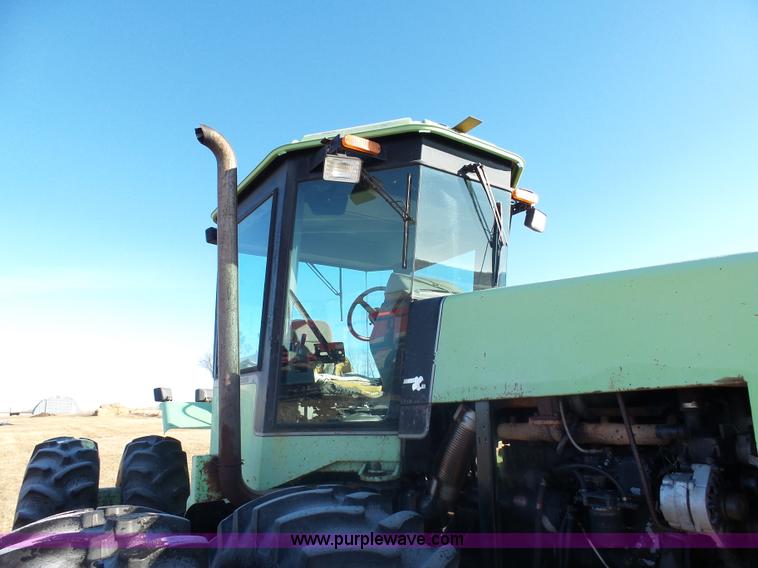image for item AL9222 1987 Steiger Wildcat 1000 4WD tractor