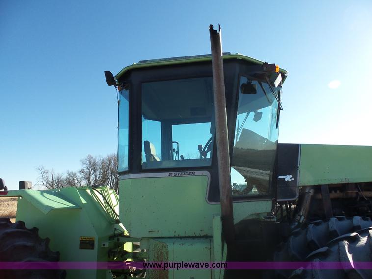 image for item AL9222 1987 Steiger Wildcat 1000 4WD tractor