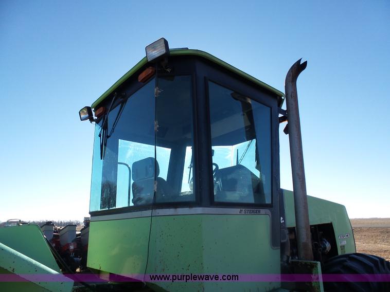 image for item AL9222 1987 Steiger Wildcat 1000 4WD tractor