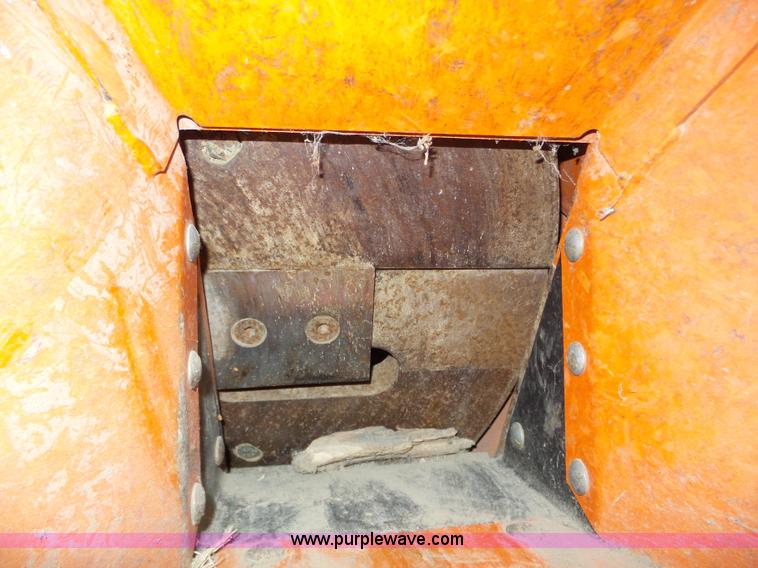 image for item BX9036 2004 Crary Bearcat wood chipper