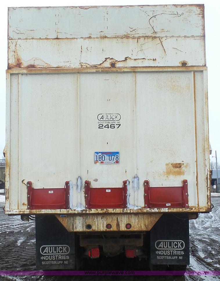image for item J1685 1993 Freightliner silage grain truck