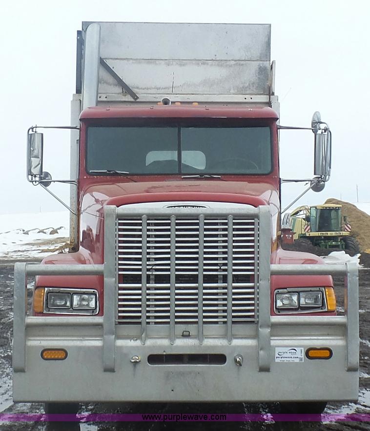 image for item J1685 1993 Freightliner silage grain truck