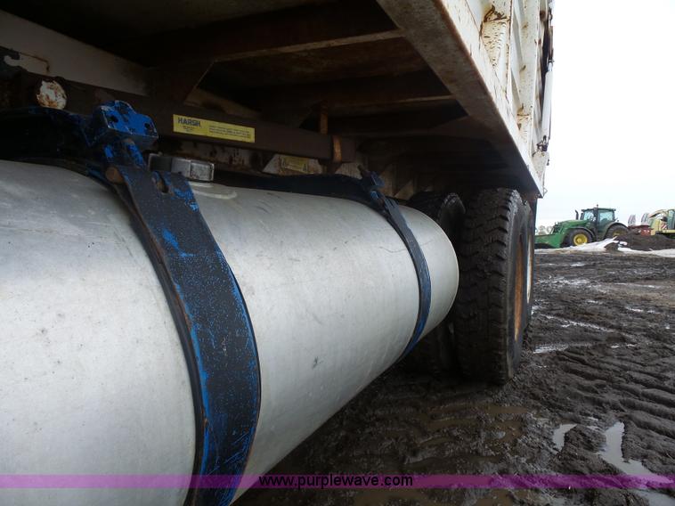 image for item J1685 1993 Freightliner silage grain truck