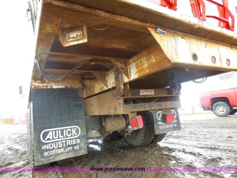 image for item J1685 1993 Freightliner silage grain truck