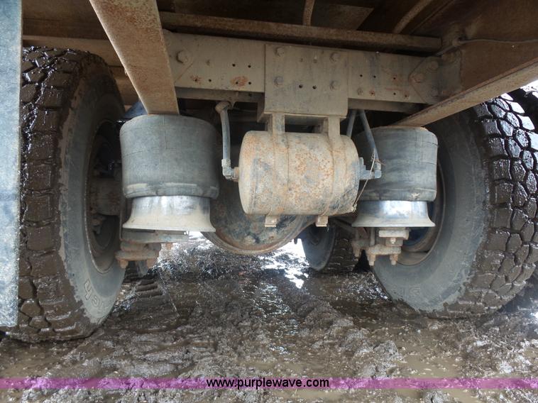 image for item J1685 1993 Freightliner silage grain truck