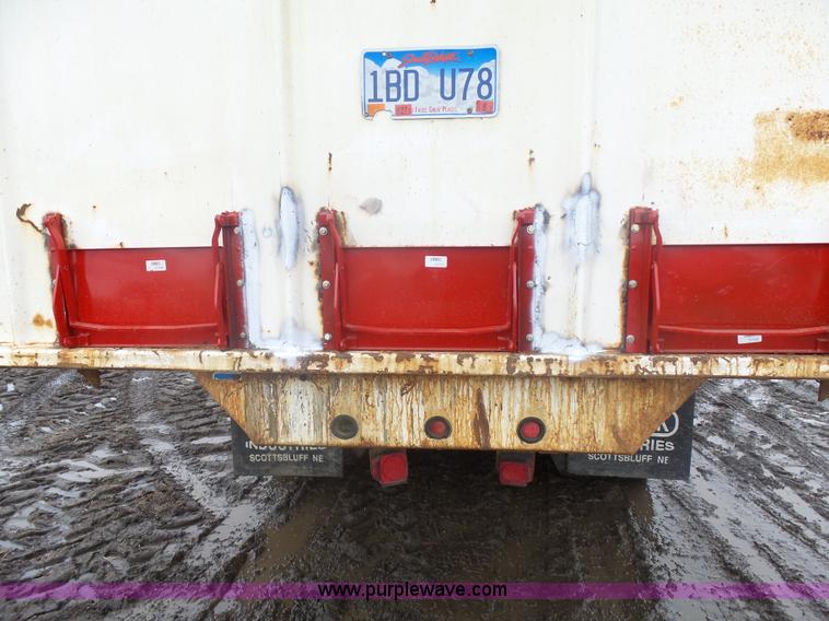 image for item J1685 1993 Freightliner silage grain truck