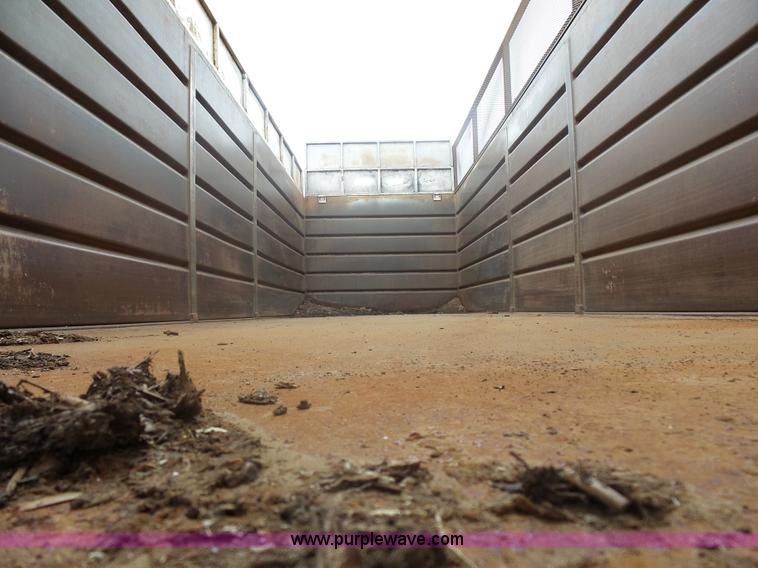 image for item J1685 1993 Freightliner silage grain truck