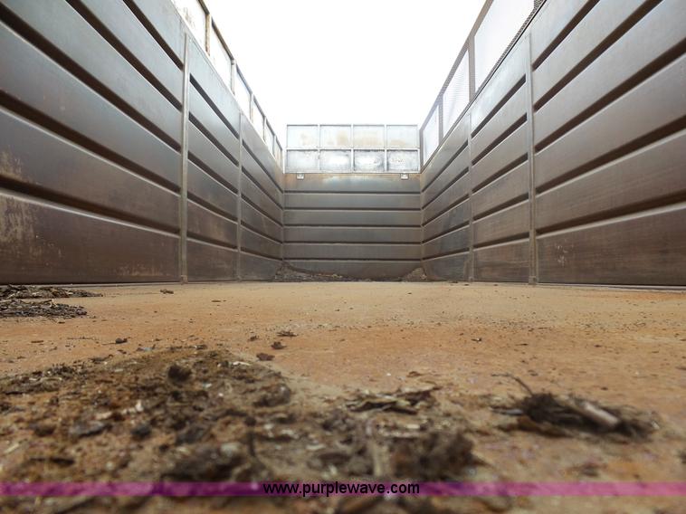 image for item J1685 1993 Freightliner silage grain truck