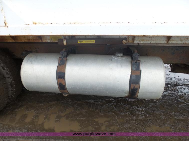 image for item J1685 1993 Freightliner silage grain truck