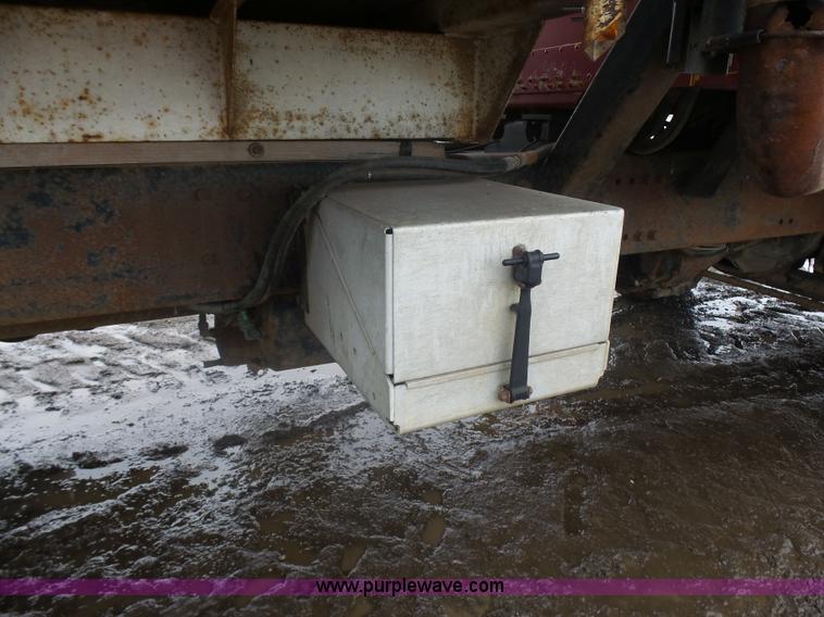 image for item J1685 1993 Freightliner silage grain truck